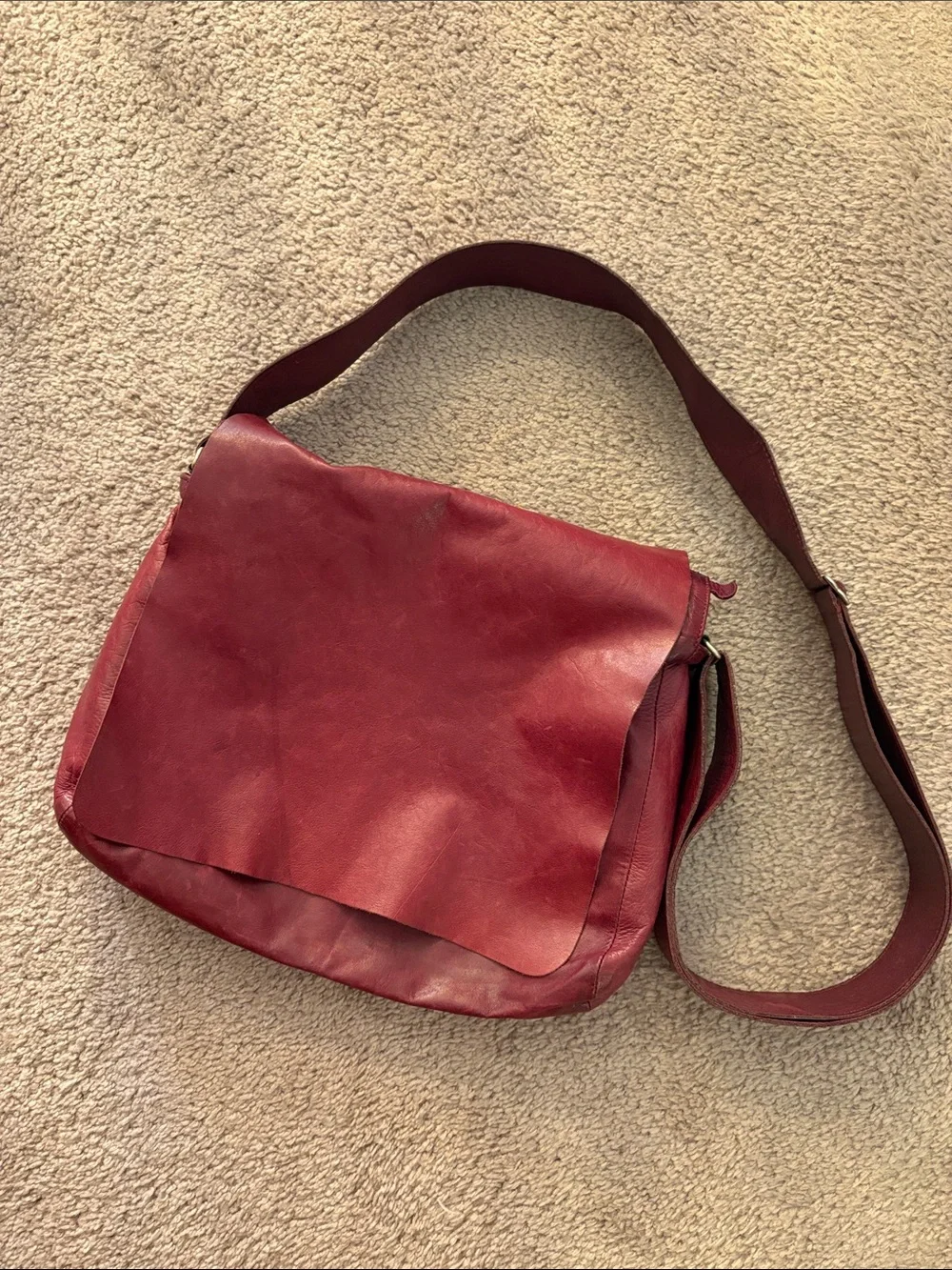 M0851 Burgandy Red Messenger Bag with Adjustable Strap - Picture 2 of 5